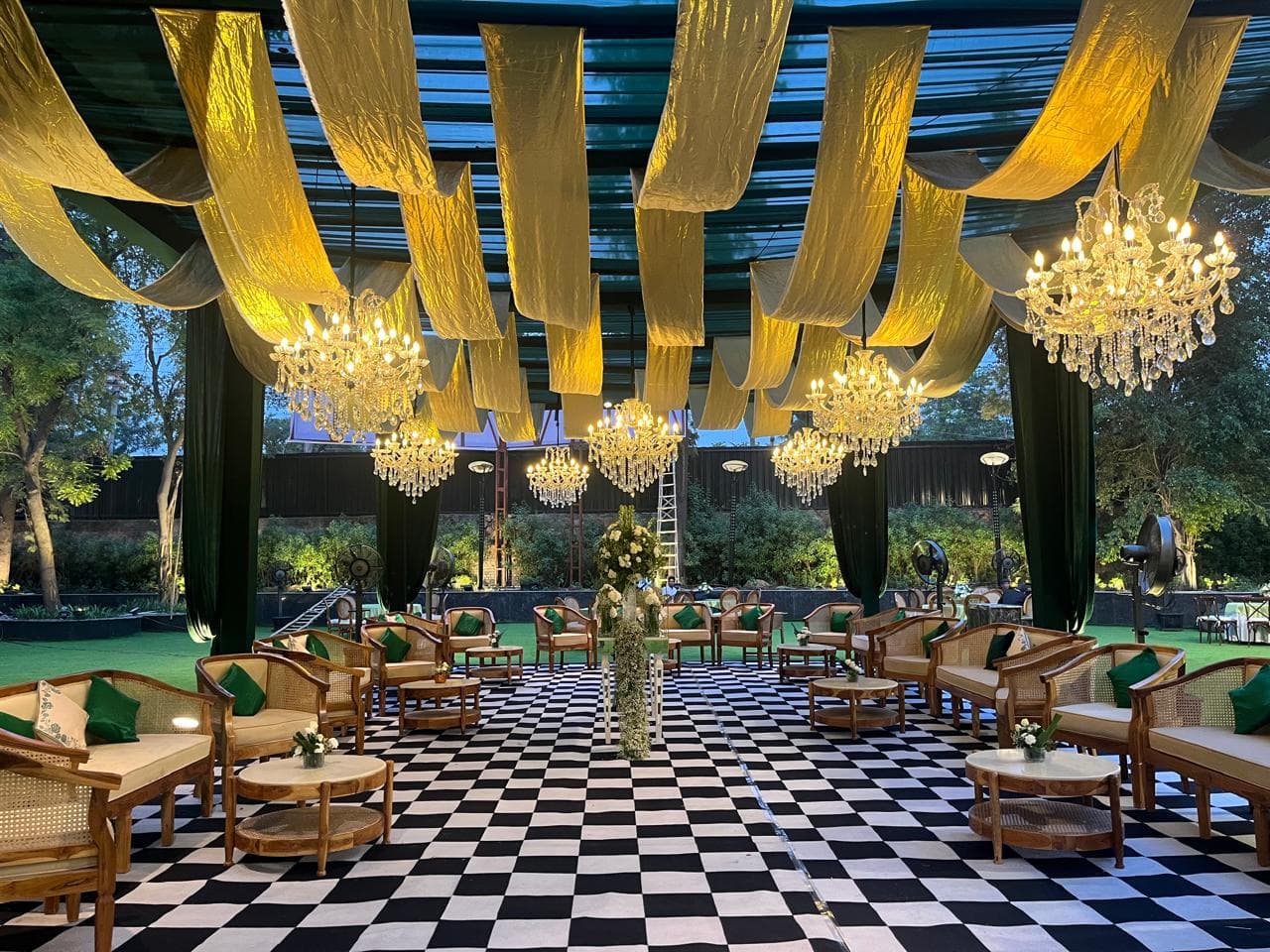 Grand Royal Wedding Decor